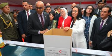 رئيس جمهورية سنغافورة وقرينته يزوران الهلال الأحمر المصري