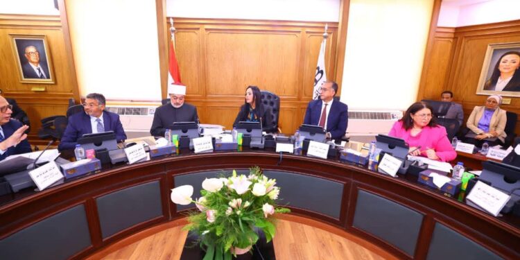 وزيرة التضامن تترأس اجتماع مجلس إدارة بنك ناصر الاجتماعي بعد إعادة تشكيله 1 وزيرة التضامن تترأس اجتماع مجلس إدارة بنك ناصر الاجتماعي بعد إعادة تشكيله