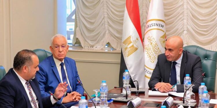وزير التربية والتعليم يلتقي بوفد من مؤسسة “مصر الخير” لبحث تعزيز التعاون