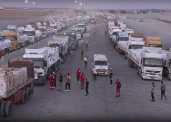 قوافل المساعدات الإنسانية تتحرك من مصر إلى قطاع غزة