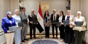 وزيرة التضامن الاجتماعي تكرم الإدارة العامة لرعاية المسنين بالوزارة