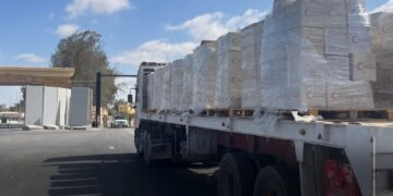 قافلة مساعدات زاد العزة الـ45 تتوجه من مصر إلى غزة