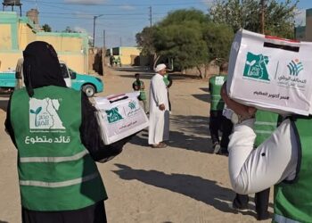 مؤسسة مصر الخير عضو التحالف الوطني توزّع مساعدات غذائية على أسر الشهداء والمصابين بشمال سيناء احتفاءً بانتصارات أكتوبر