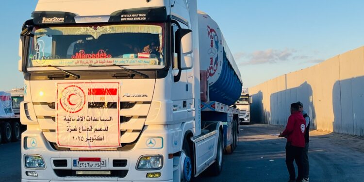 إطلاق قافلة زاد العزة الـ53 إلى غزة بحمولة 8500 طن مساعدات 1 إطلاق قافلة زاد العزة الـ53 إلى غزة بحمولة 8500 طن مساعدات