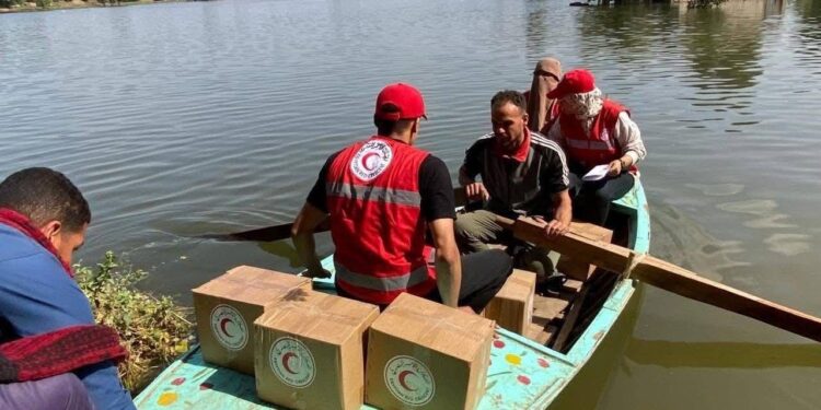 الهلال الأحمر يرفع درجة الاستعداد القصوى ويقود جهود الإغاثة لمتضرري ارتفاع منسوب نهر النيل بالمنوفية