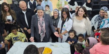 رئيسة القومي للطفولة والامومة تزور الأطفال بمستشفى أبو الريش الياباني