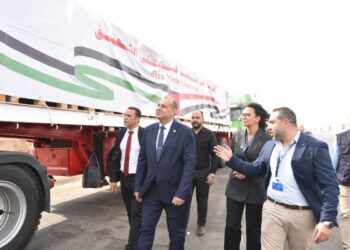 وزارة التموين تطلق القافلة الـ 14 من المساعدات الإغاثية العاجلة إلى قطاع غزة 2 وزارة التموين تطلق القافلة الـ 14 من المساعدات الإغاثية العاجلة إلى قطاع غزة