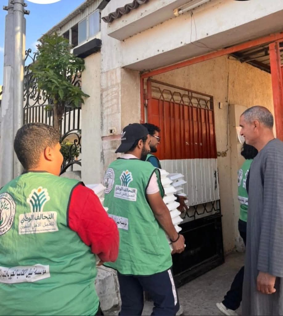 مؤسسة نبيل الكاتب الخيرية لتنمية المجتمع توزع 2500 وجبة جاهزة على دور المسنين والأيتام ومصابين من الأشقاء الفلسطينيين بالبحيرة 2 سشلسللشس