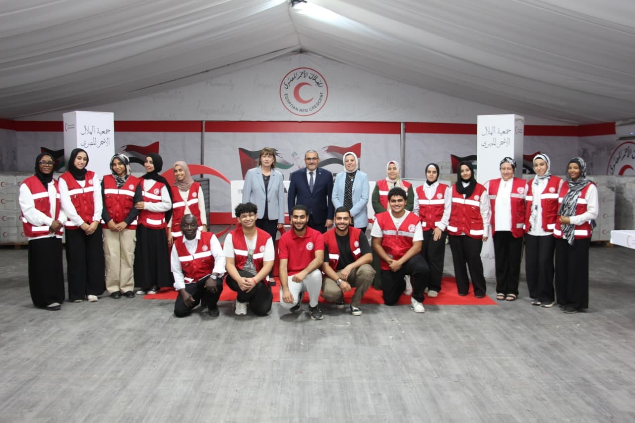 الهلال الأحمر المصري يقدم أكثر من 665 ألف طن مساعدات إنسانية لغزة خلال 760 يومًا 3 سشيليسشلشيس 1