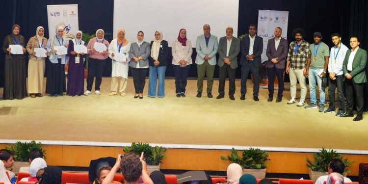 “صُنّاع الحياة” عضو التحالف الوطنى تحتفل بتخريج دفعة جديدة من مشروع “نوّر حياتهم” لمحو الأمية بالإسكندرية