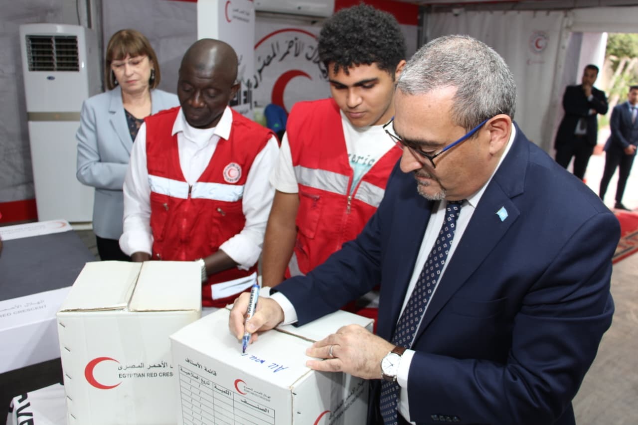 الهلال الأحمر المصري يقدم أكثر من 665 ألف طن مساعدات إنسانية لغزة خلال 760 يومًا 6 شسلششيسل