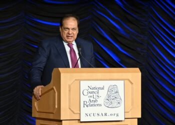 النائب محمد أبو العينين يشارك في المؤتمر السنوي للمجلس الوطني للعلاقات العربية الأمريكية ويتسلم جائزة “القيادة البرلمانية العالمية المتميزة”