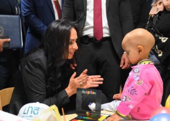 وزيرة التضامن تلتقي المرضى بمستشفى شفاء الأورمان بمدينة طيبة بالأقصر وتطمئن على مستوى الخدمات المقدمة 3 وزيرة التضامن تلتقي المرضى بمستشفى شفاء الأورمان بمدينة طيبة بالأقصر وتطمئن على مستوى الخدمات المقدمة