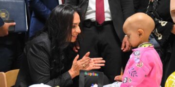 وزيرة التضامن تلتقي المرضى بمستشفى شفاء الأورمان بمدينة طيبة بالأقصر وتطمئن على مستوى الخدمات المقدمة