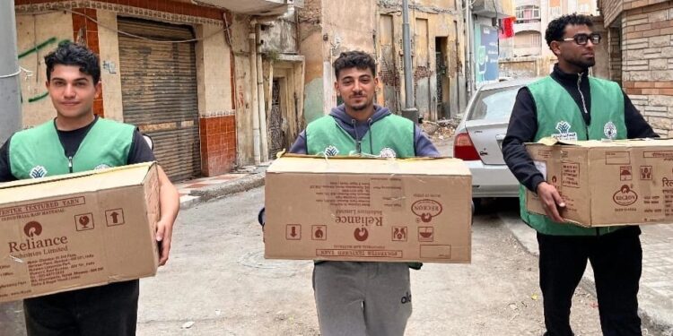 مؤسسة نبيل الكاتب الخيرية لتنمية المجتمع توزع وجبات غذائية للأسر الأكثر احتياجًا بمحافظة البحيرة 1 مؤسسة نبيل الكاتب الخيرية لتنمية المجتمع توزع وجبات غذائية للأسر الأكثر احتياجًا بمحافظة البحيرة