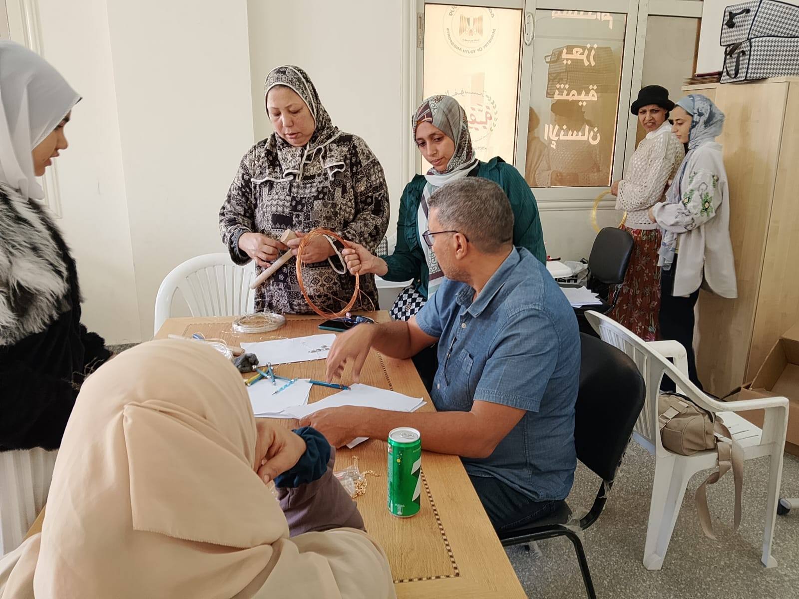 مؤسسة الصديقية عضو التحالف الوطني تنظم ورشة تدريبية لصناعة الحُلي التراثي بالجيزة 3 للالالا