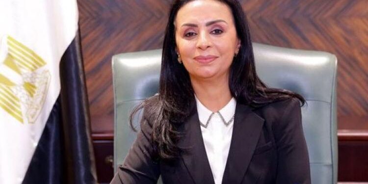 وزيرة التضامن توجه فريق التدخل السريع بالتعامل مع حالات كبار بلا مأوى فى القاهرة والجيزة 1 وزيرة التضامن توجه فريق التدخل السريع بالتعامل مع حالات كبار بلا مأوى فى القاهرة والجيزة