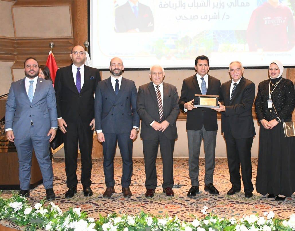 وزير الشباب يشهد احتفالية "بطل في رحلة بطل " لتكريم متطوعي مستشفي ٥٧٣٥٧ 6 بسيشبسشلسش