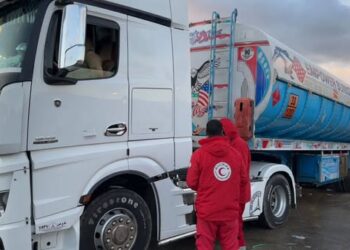 الهلال الأحمر المصري يعزّز دعم غزة بإمدادات شتوية وغذائية وطبية عبر قافلة «زاد العزة» الـ95 6 الهلال الأحمر المصري يعزّز دعم غزة بإمدادات شتوية وغذائية وطبية عبر قافلة «زاد العزة» الـ95