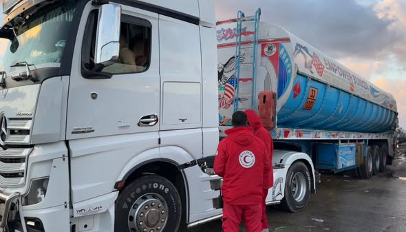 الهلال الأحمر المصري يعزّز دعم غزة بإمدادات شتوية وغذائية وطبية عبر قافلة «زاد العزة» الـ95 1 الهلال الأحمر المصري يعزّز دعم غزة بإمدادات شتوية وغذائية وطبية عبر قافلة «زاد العزة» الـ95