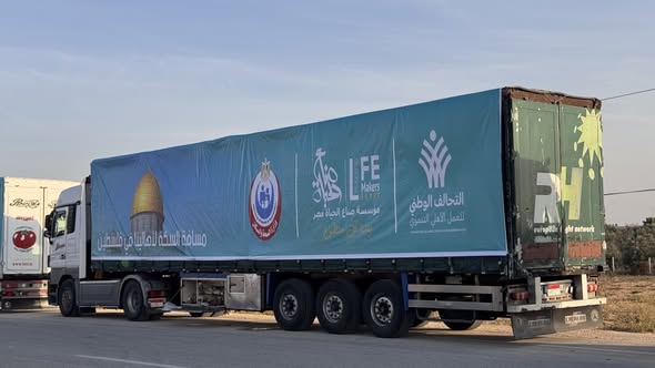 رحلة إنسانية متواصلة… صناع الحياة ترسل قافلة جديدة إلى غزة 1 رحلة إنسانية متواصلة… صناع الحياة ترسل قافلة جديدة إلى غزة