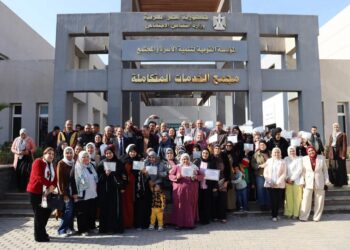 برنامج ” لا أمية مع تكافل” يسلم 100 شهادة محو أمية للمستفيدين بالمناطق المطورة