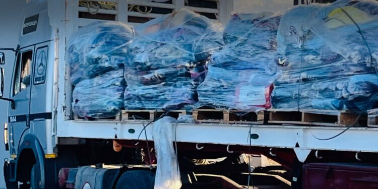 الهلال الأحمر يدفع بأكثر من 280 ألف سلة غذائية و 55 ألف قطعة ملابس شتوية إلى الأشقاء الفلسطينيين