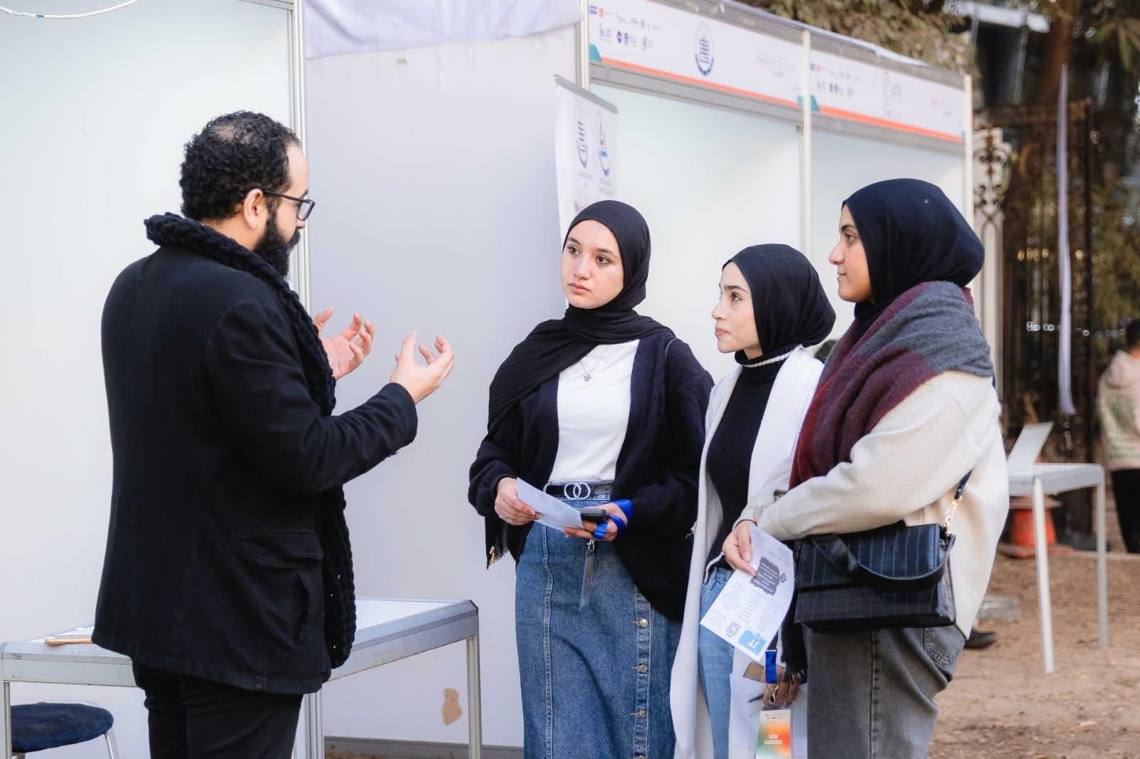 صناع الحياة تطلق ملتقى التوظيف 2025 لدعم خريجي المدارس التطبيقية والفنية بالقاهرة 7 يسلسل