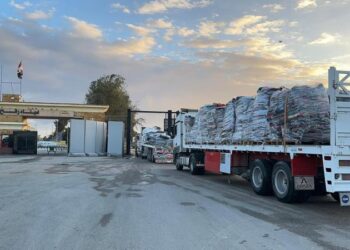 قافلة “زاد العزة” الـ 114 تدخل إلى الفلسطينيين فى قطاع غزة