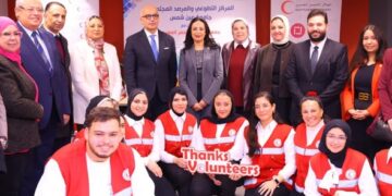 وزيرة التضامن ورئيس جامعة عين شمس يشهدان توقيع بروتوكول تعاون بين الهلال الأحمر المصري والجامعة