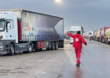 مد غزة بـ 233 ألف سلة غذائية و18 ألف بطانية ضمن قافلة زاد العزة الـ 119