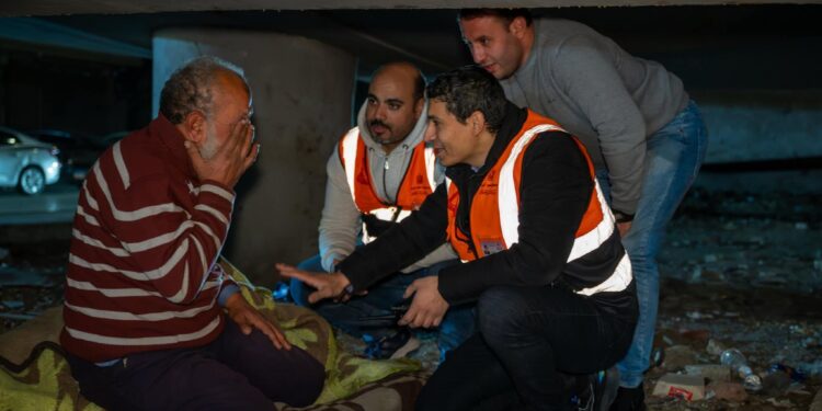 التدخل السريع يكثف الحملات الليلية لإنقاذ مواطنين بلا مأوى 1 التدخل السريع يكثف الحملات الليلية لإنقاذ مواطنين بلا مأوى