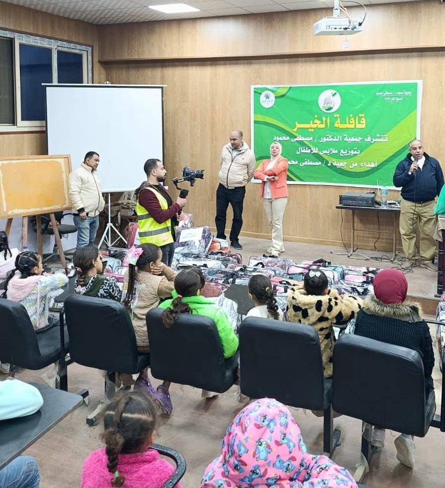 جمعية د. مصطفى محمود تنظم قافلة طبية واجتماعية شاملة بمحافظة الوادي الجديد 4 سي