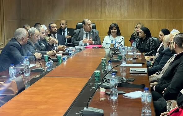 “التحالف الوطني” يناقش ملامح استراتيجيته في اجتماع مع مجلس إدارة الاتحاد العام للجمعيات والمؤسسات الأهلية 