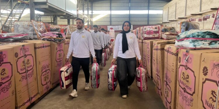 التحالف الوطني بالقليوبية يوزع 10 آلاف بطانية لدعم الأسر الأولى بالرعاية ضمن مبادرة «ستر ودفا»
