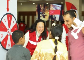 جلسة حوارية للهلال الأحمر المصري بمعرض الكتاب تسلط الضوء على مفاهيم الرعاية السليمة لكبار السن