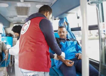 الهلال الأحمر المصري يواصل فعالياته الإنسانية والتوعوية في ثالث أيام معرض القاهرة الدولي للكتاب