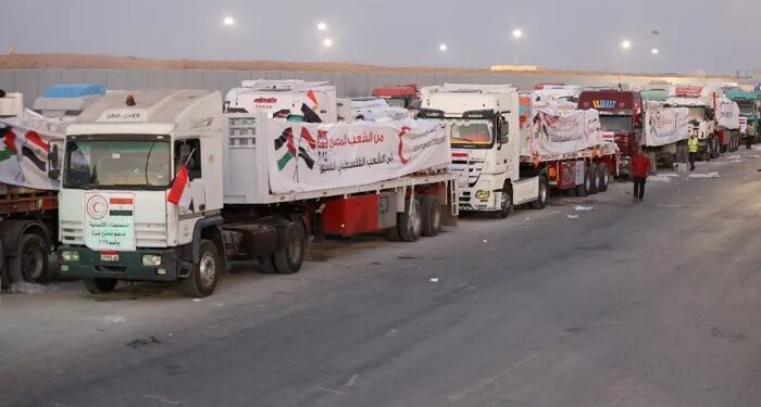 انطلاق قافلة المساعدات الإنسانية الـ123 من مصر إلى غزة