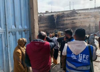 صناع الحياة عضو التحالف الوطني تشارك في الاستجابة الإنسانية لحريق منشأة ناصر