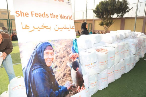 كير مصر للتنمية توزع 935 بطانية لدعم مستفيدي «عايشين بخيرها» ببني سويف