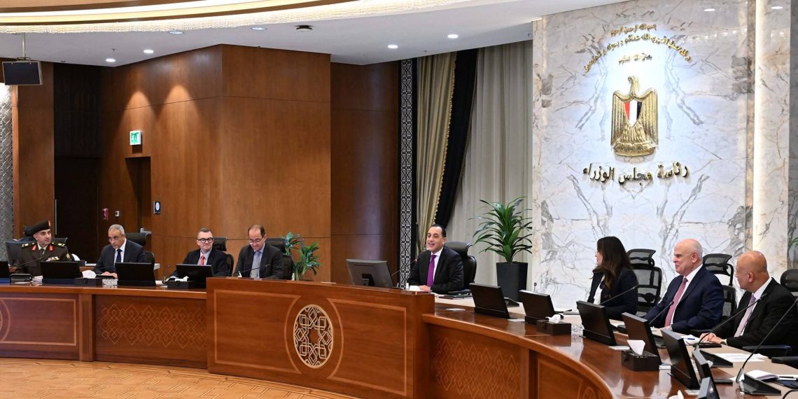 رئيس الوزراء يتابع مستجدات الموقف التنفيذي والمالي للمرحلة الأولى لمُبادرة “حياة كريمة”