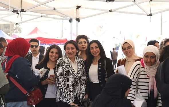 مشروع وحدات التضامن بالجامعات ينظم ملتقى توظيف في جامعة سوهاج