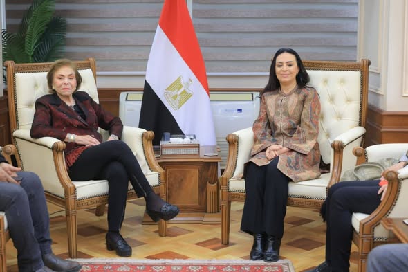 وزيرة التضامن تلتقي وفد مهرجان أسوان الدولي لأفلام المرأة لبحث استعدادات الدورة العاشرة للمهرجان