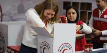 الهلال الأحمر يستقبل وزيرة الرعاية الصحية والشؤون الاجتماعية السويدية لبحث سبل التعاون لدعم غزة