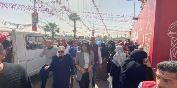 ضمن استعدادات “رمضان 2026”.. السفيرة نبيلة مكرم تشارك في تعبئة “كراتين الخير” بمؤسسة أبو العينين