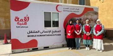وزيرة التضامن تتابع جهود الهلال الأحمر المصري الإنسانية بمعبر رفح