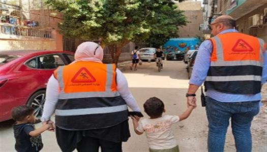 فرق التدخل السريع تكثف حملاتها الليلية.. وتنقذ أطفال وكبار بلا مأوى وتوزع وجبات بالفيوم وبورسعيد