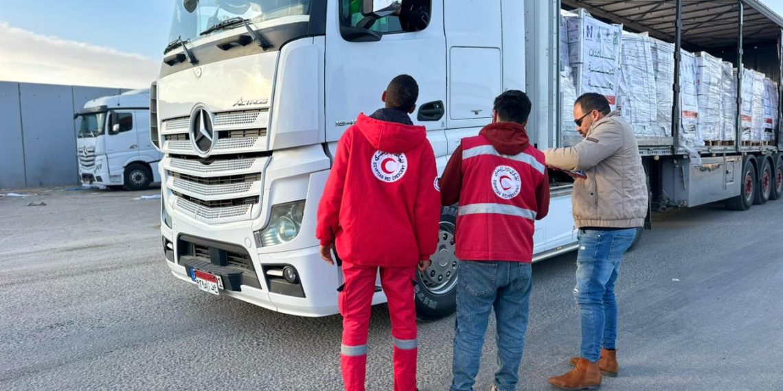 قافلة زاد العزة الـ 167 تدخل إلى الفلسطينيين في قطاع غزة