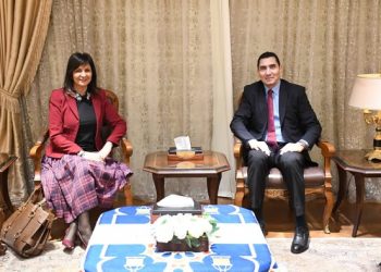 وزير الشباب والرياضة يلتقي السفيرة نبيلة مكرم لاستعراض نتائج المرحلة الأولى من مراكز السلامة النفسية والاستعداد للمرحلة الثانية 2 وزير الشباب والرياضة يلتقي السفيرة نبيلة مكرم لاستعراض نتائج المرحلة الأولى من مراكز السلامة النفسية والاستعداد للمرحلة الثانية