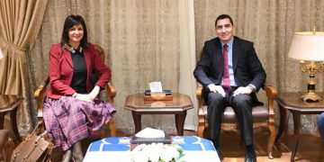 وزير الشباب والرياضة يلتقي السفيرة نبيلة مكرم لاستعراض نتائج المرحلة الأولى من مراكز السلامة النفسية والاستعداد للمرحلة الثانية